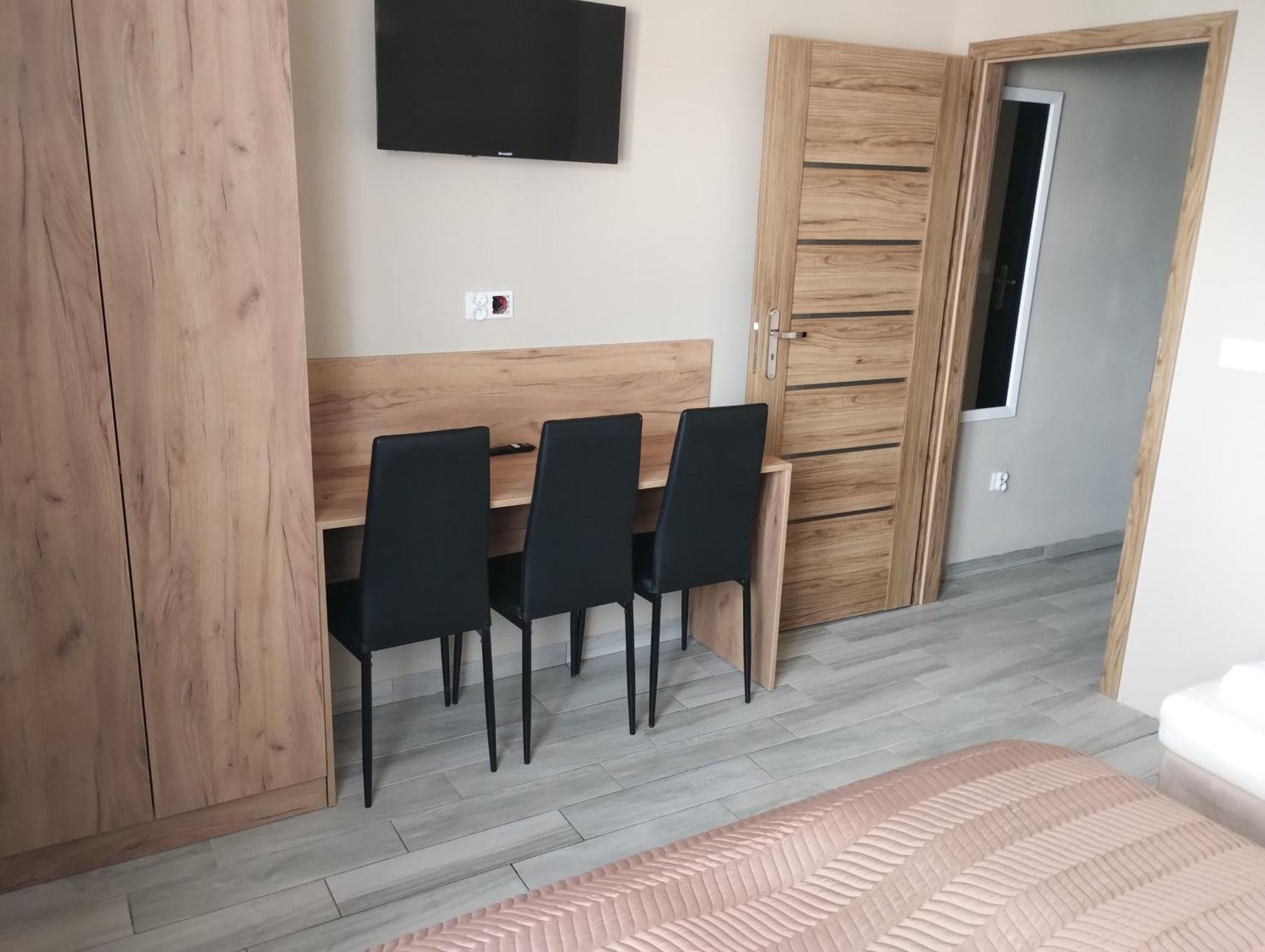 Good Night Noclegi & Strefa Z Sauna I Jacuzzi Ogolnodostepna Lub Na Wylacznosc Čechovice-Dědice Exteriér fotografie