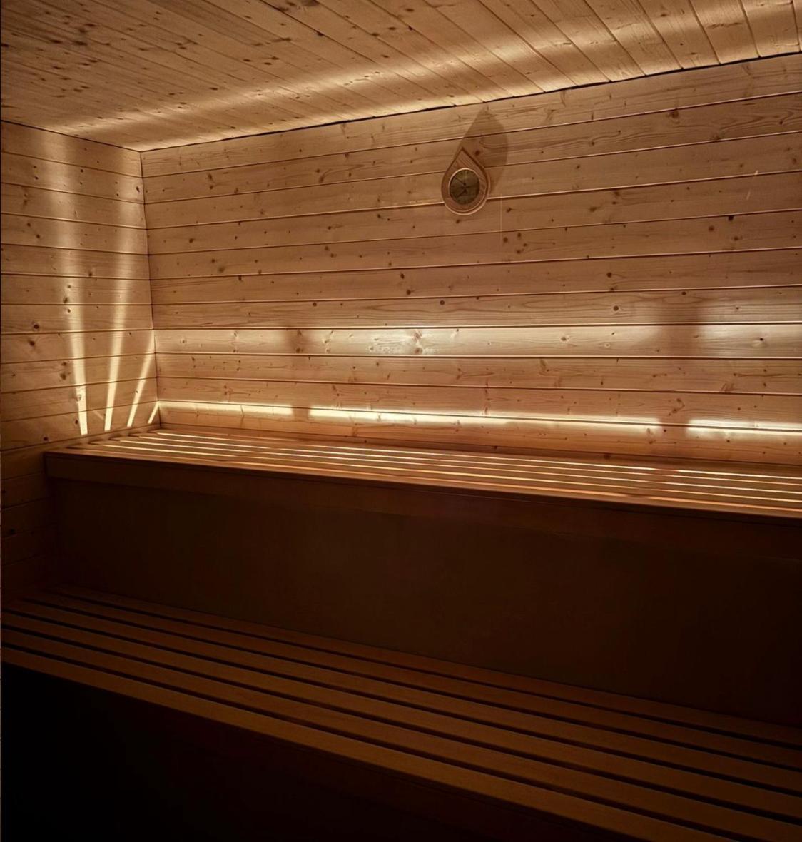 Good Night Noclegi & Strefa Z Sauna I Jacuzzi Ogolnodostepna Lub Na Wylacznosc Čechovice-Dědice Exteriér fotografie
