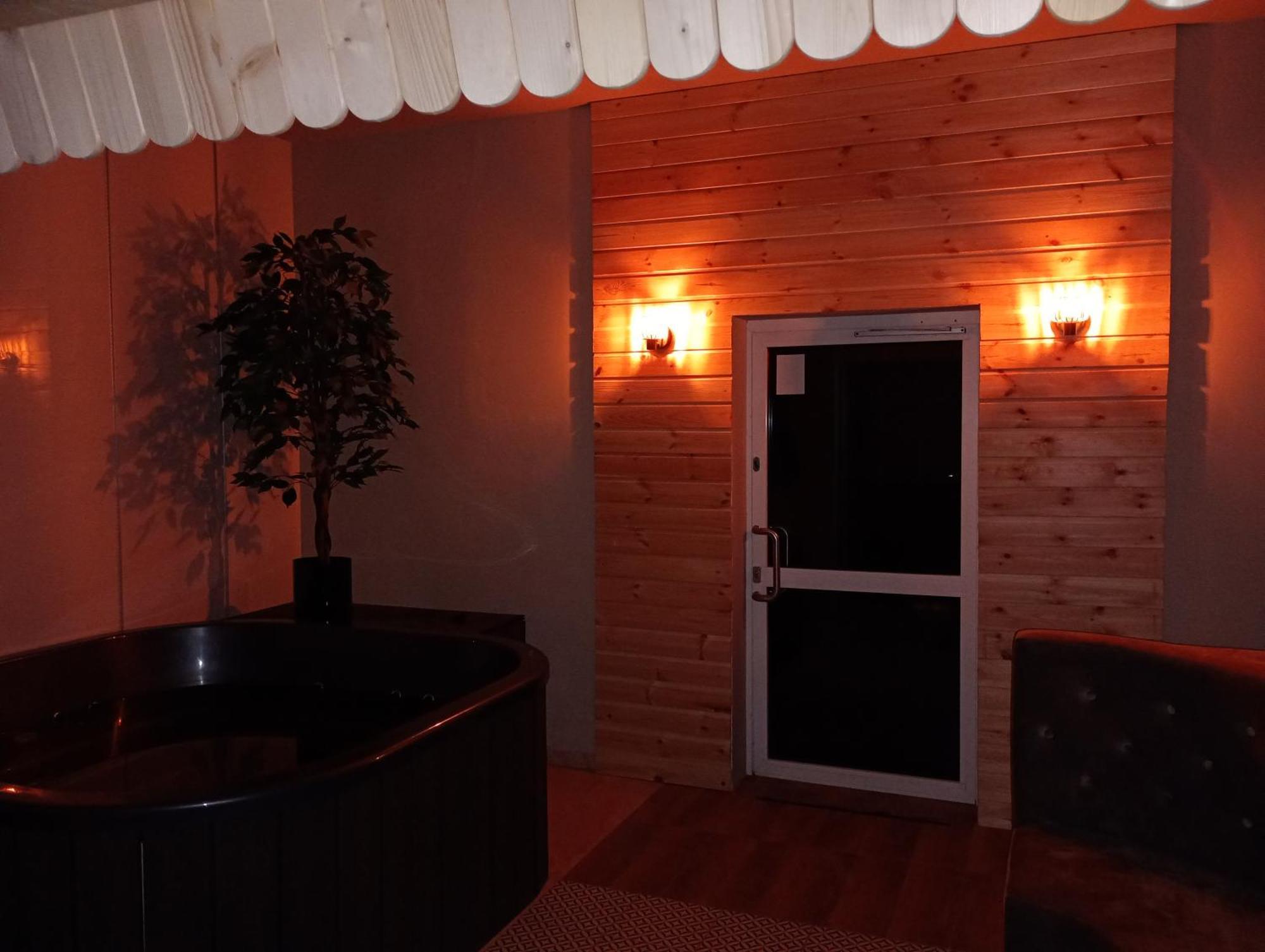 Good Night Noclegi & Strefa Z Sauna I Jacuzzi Ogolnodostepna Lub Na Wylacznosc Čechovice-Dědice Exteriér fotografie