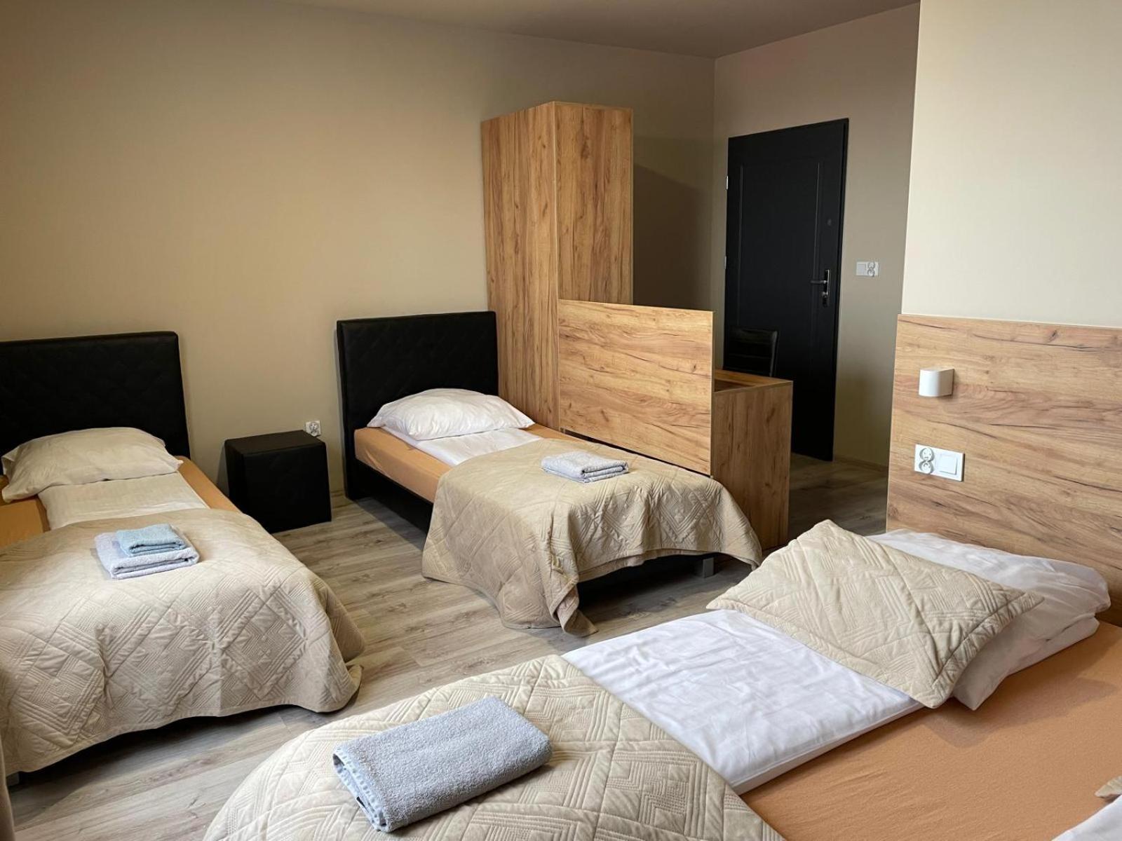 Good Night Noclegi & Strefa Z Sauna I Jacuzzi Ogolnodostepna Lub Na Wylacznosc Čechovice-Dědice Exteriér fotografie